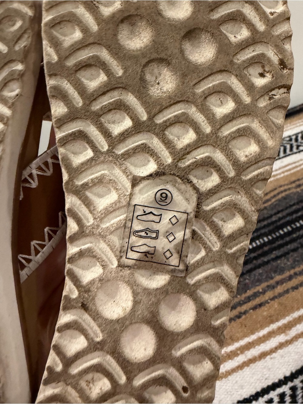 Catherine Malandrino Brown Slide Sandals with White Zigzag Trim - Picture 5 of 6